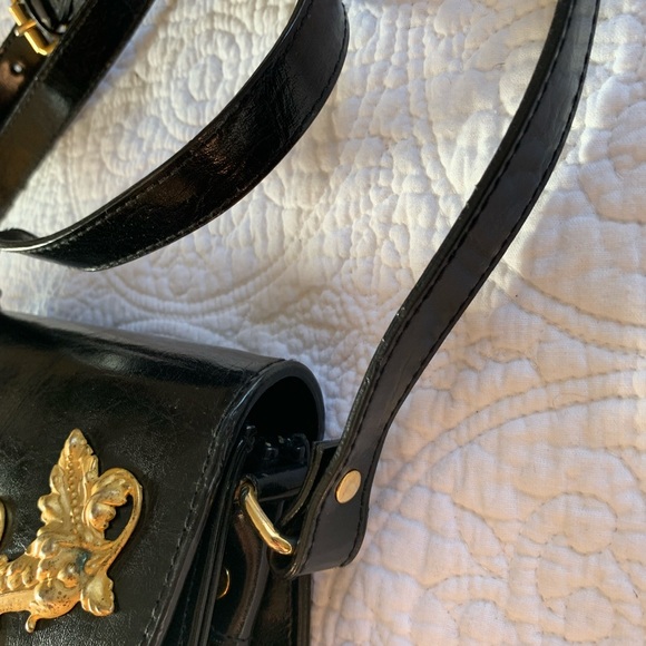 ✨Rare Vintage Black and Gold Embellished Crossbody✨ - Picture 7 of 8